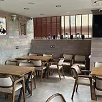 Asgard Deluxe Hotel *