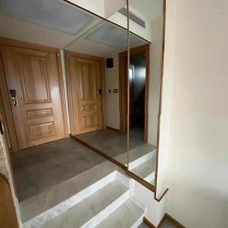 Asgard Deluxe Hotell *
