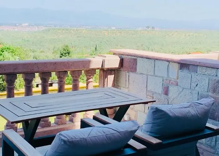 Asgard Deluxe Hotel *