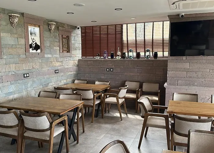 Asgard Deluxe מלון *